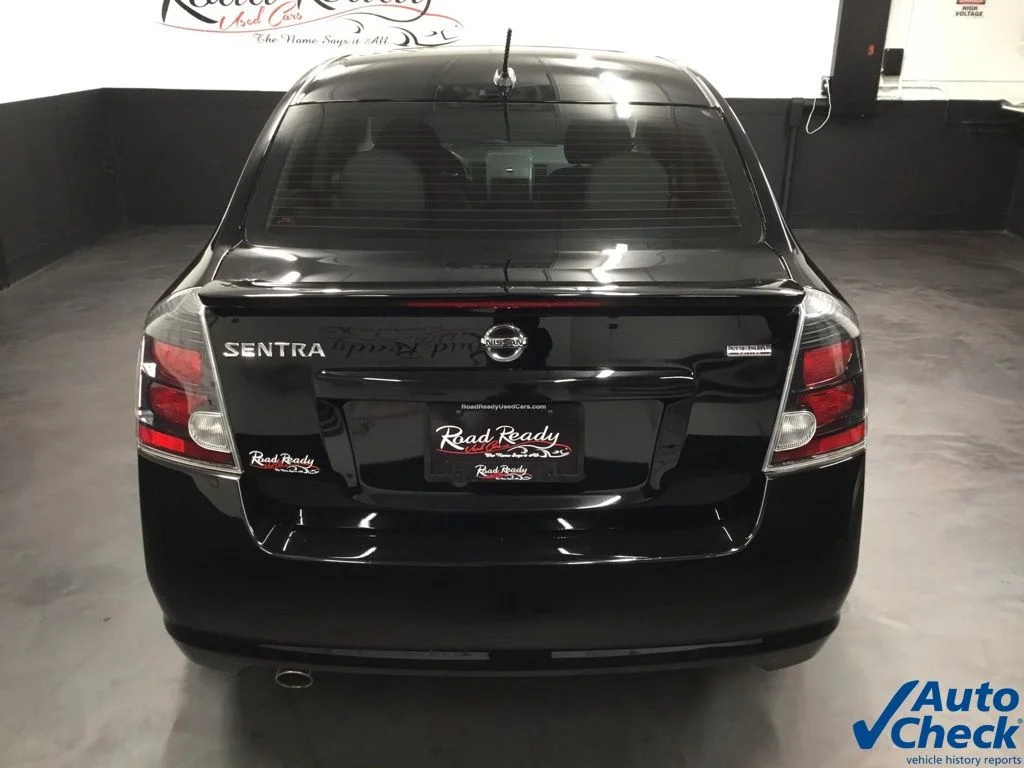 Used 2012 Black Nissan 2.0 SR image 9