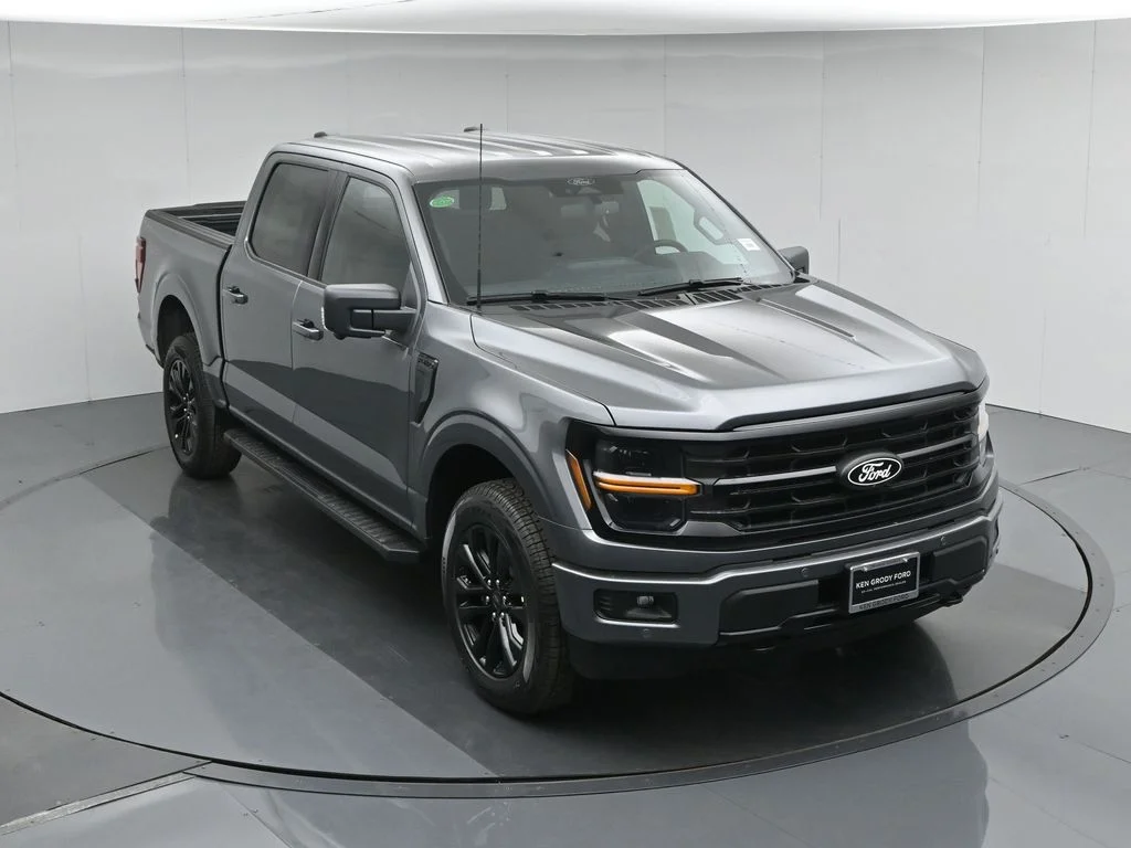 New 2026 Carbonized Gray Metallic Ford XLT image 39