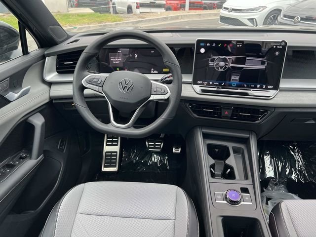 New 2026 Green Volkswagen 2.0T SE R-Line Black image 7