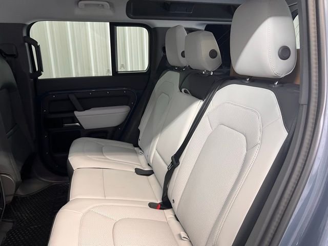 2025 Land Rover Defender S - Photo 13
