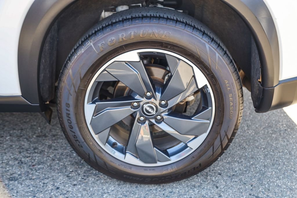 2024 Nissan Rogue SV - Photo 8