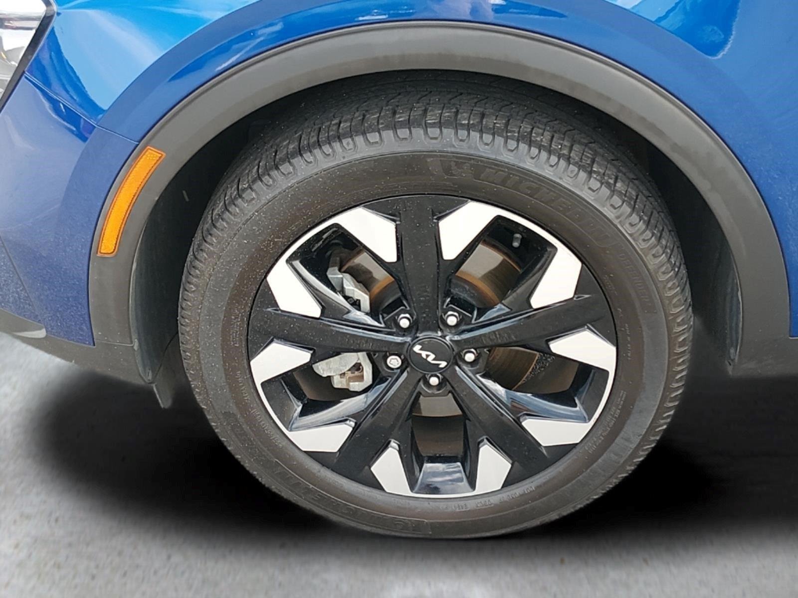 Used 2023 Sapphire Blue Kia X-Line image 11
