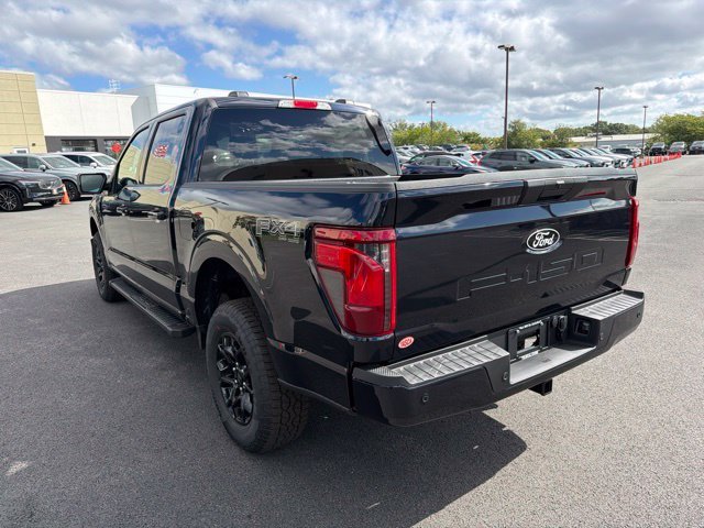 New 2026 Blue Ford XLT image 5