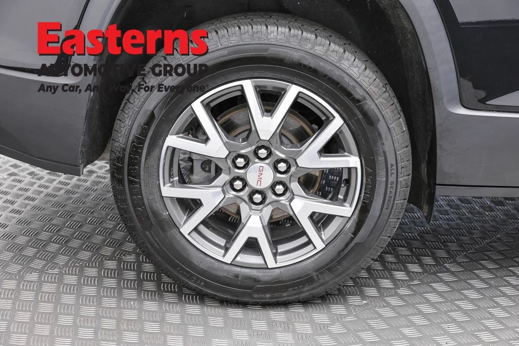 Used 2022 Black GMC SLE image 32