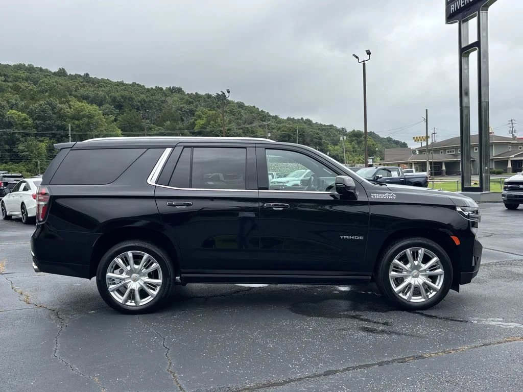 Used 2022 Black Chevrolet High Country image 6