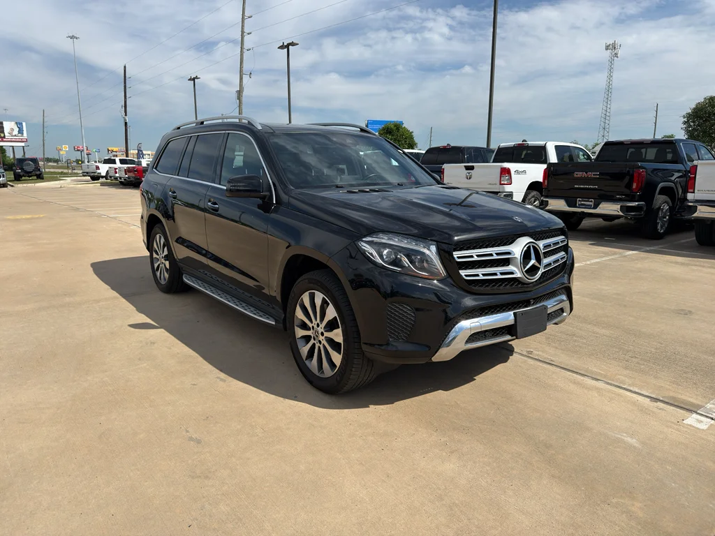 Used 2018 Obsidian Black Metallic Mercedes-Benz 450 4MATIC® image 15