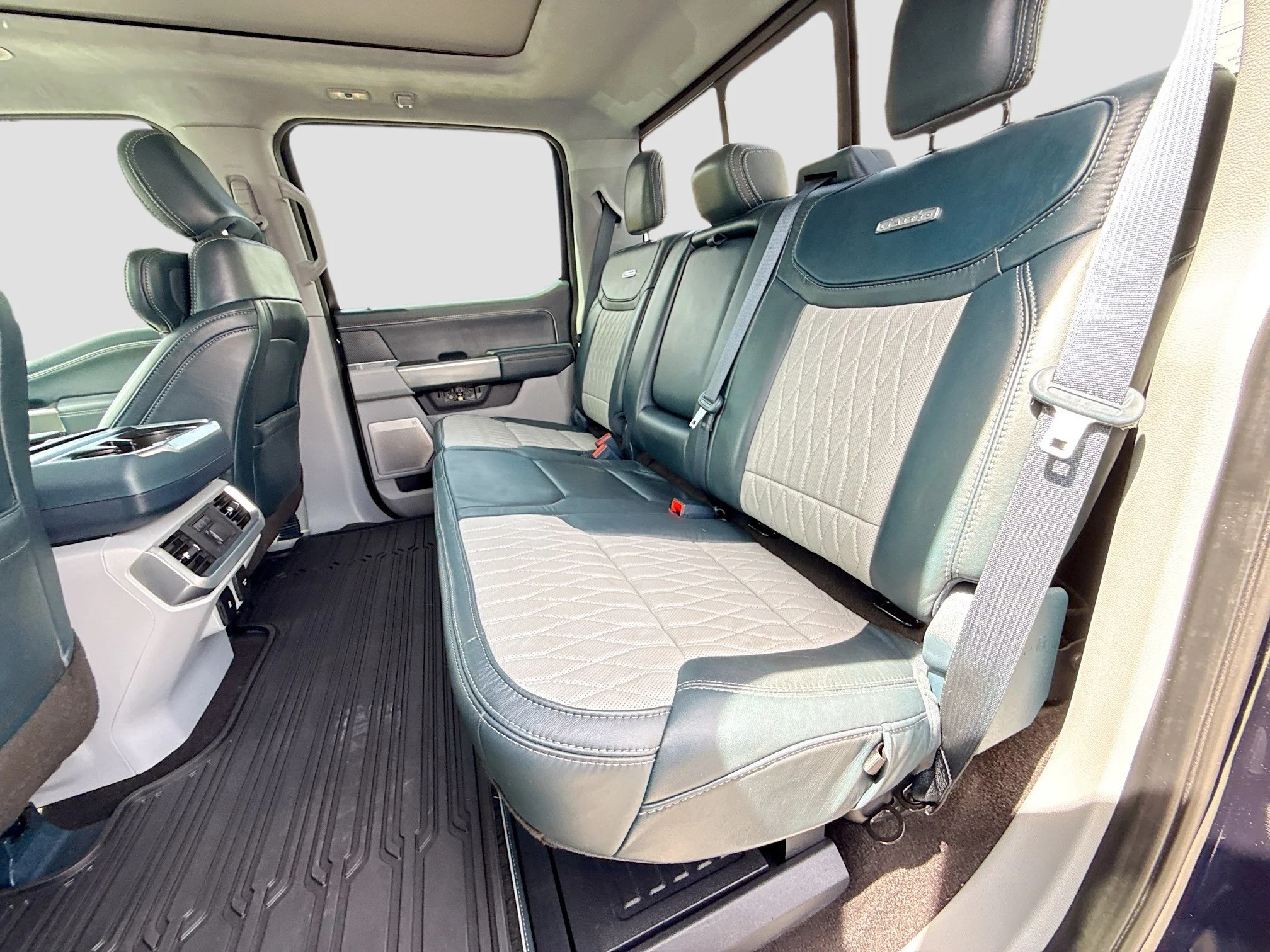 Used 2022 Blue Metallic Ford Limited image 19
