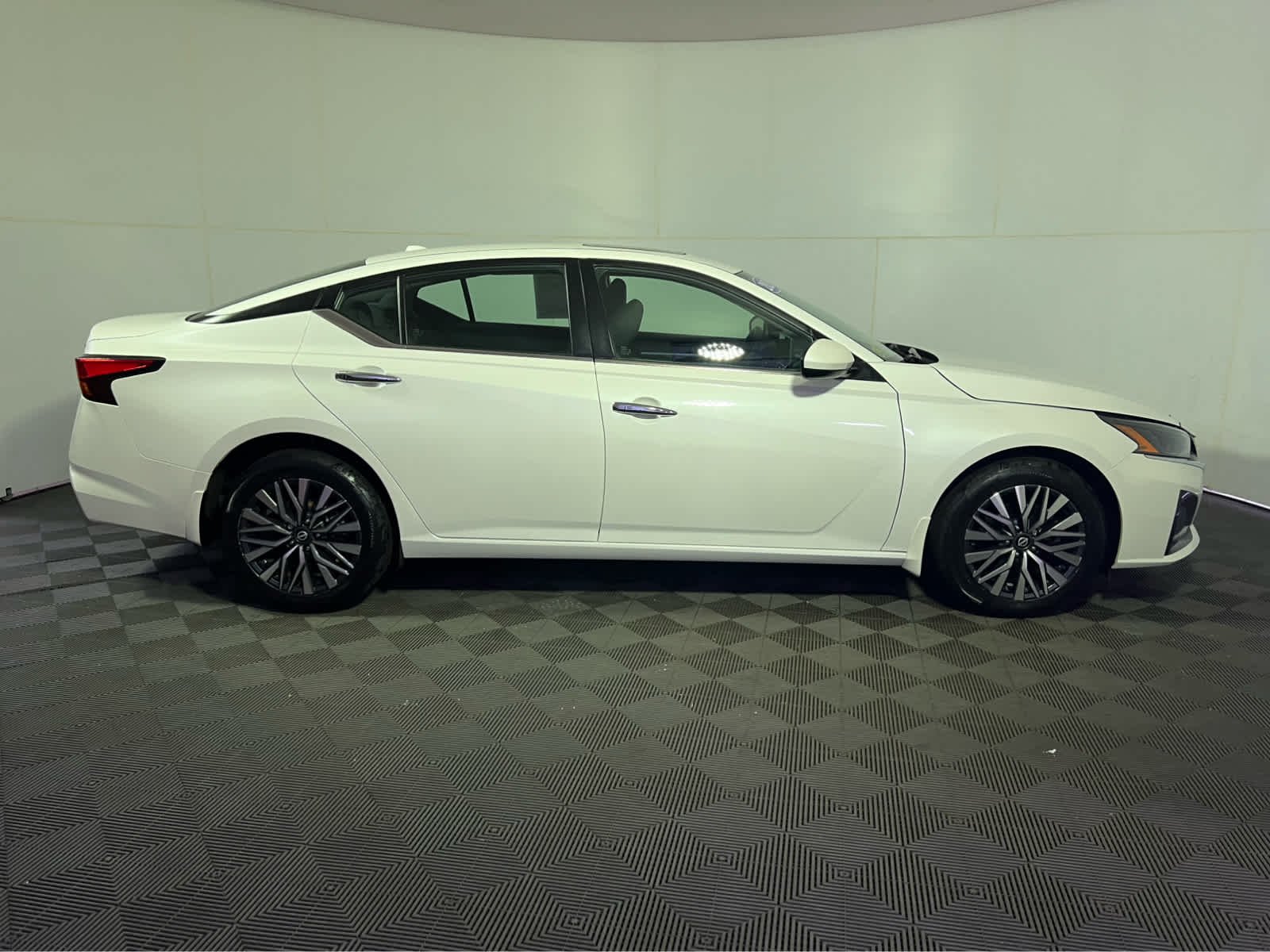 Certified Used 2023 Pearl White Tricoat Nissan 2.5 SV image 8