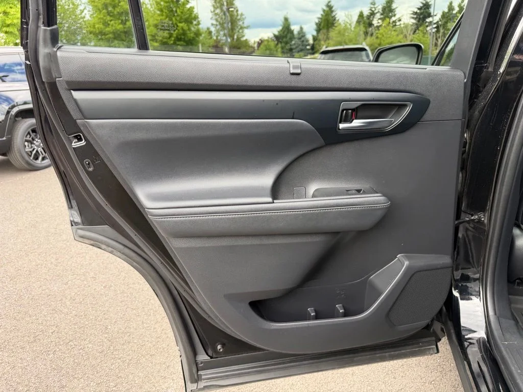 Used 2021 Midnight Black Metallic Toyota XSE image 31