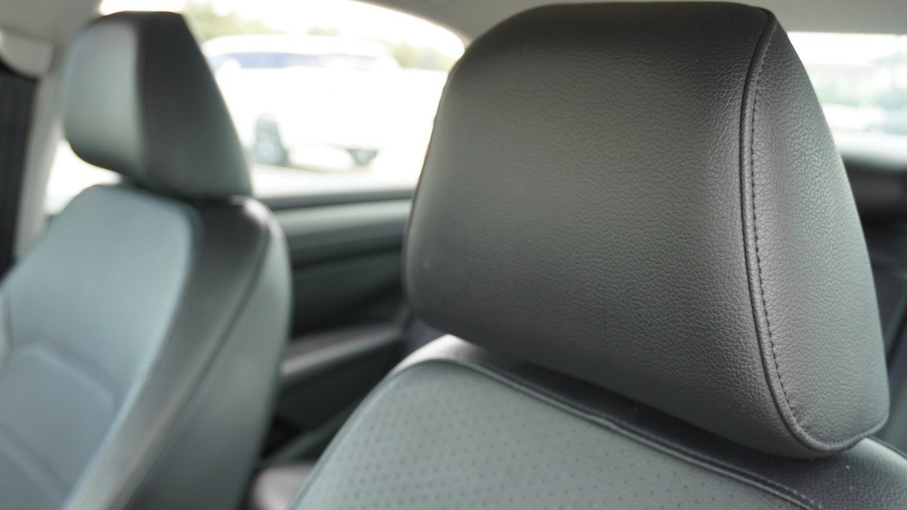 Used 2014 White Volkswagen S image 23