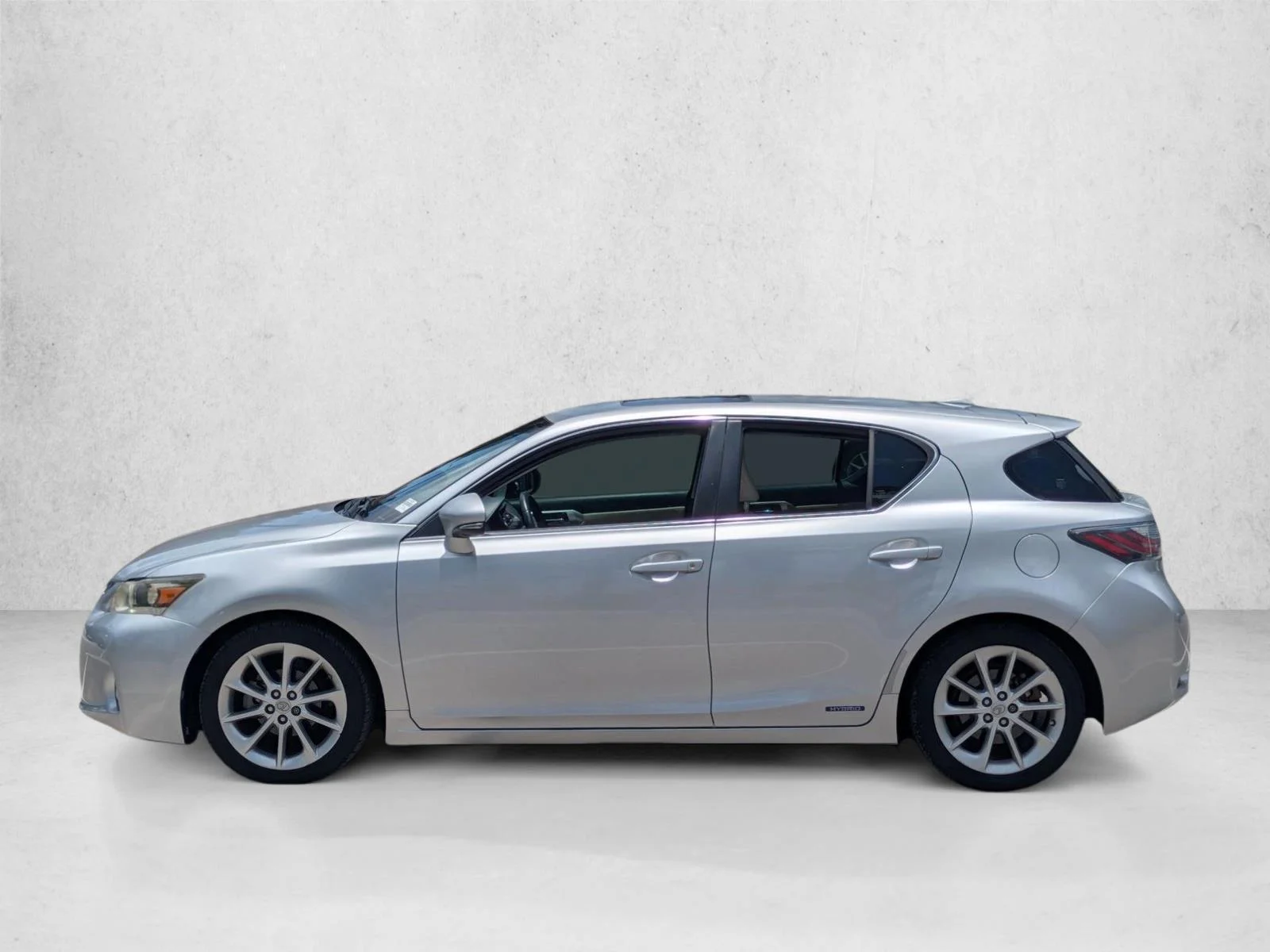 Used 2013 Silver Lining Metallic Lexus Hybrid image 8
