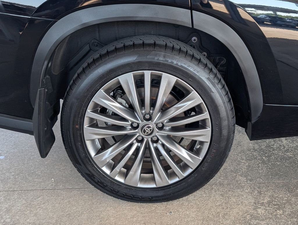 Used 2024 Black Toyota Platinum image 3