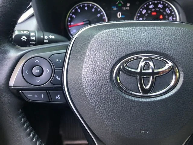 Used 2019 Silver Sky Metallic Toyota XLE image 25