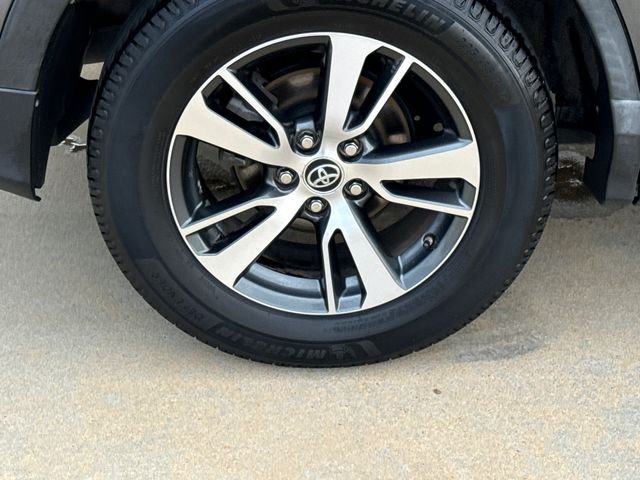 Used 2017 Gray Toyota XLE image 8