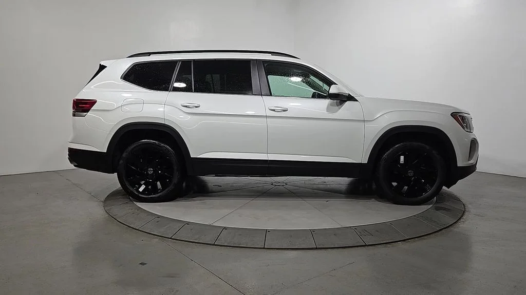 New 2026 White/off-white Volkswagen 2.0T SE w/Technology image 6