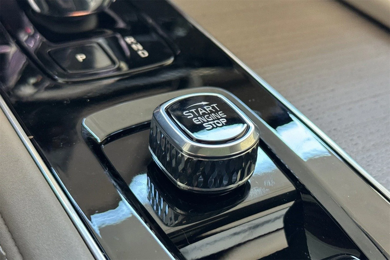 2026 Volvo XC90 Plus - Photo 25