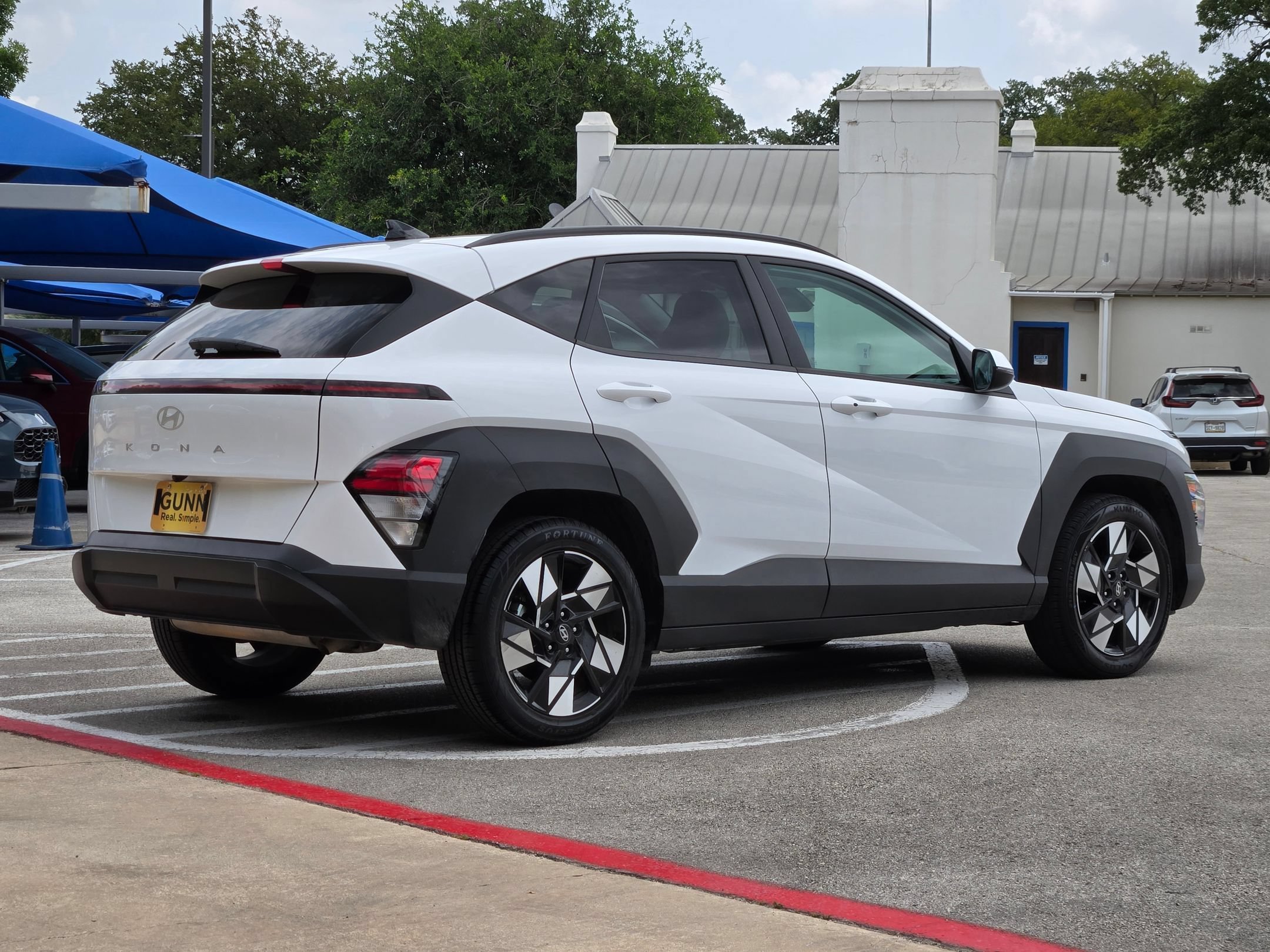 Used 2025 Atlas White Hyundai SEL image 3