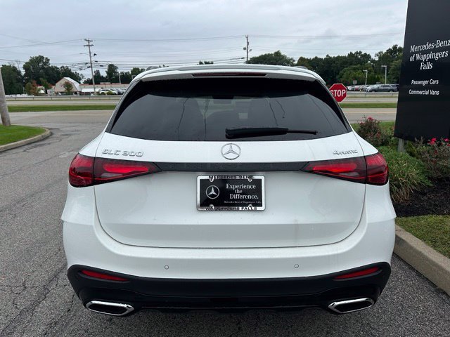 New 2027 Polar White Mercedes-Benz GLC 300 image 42