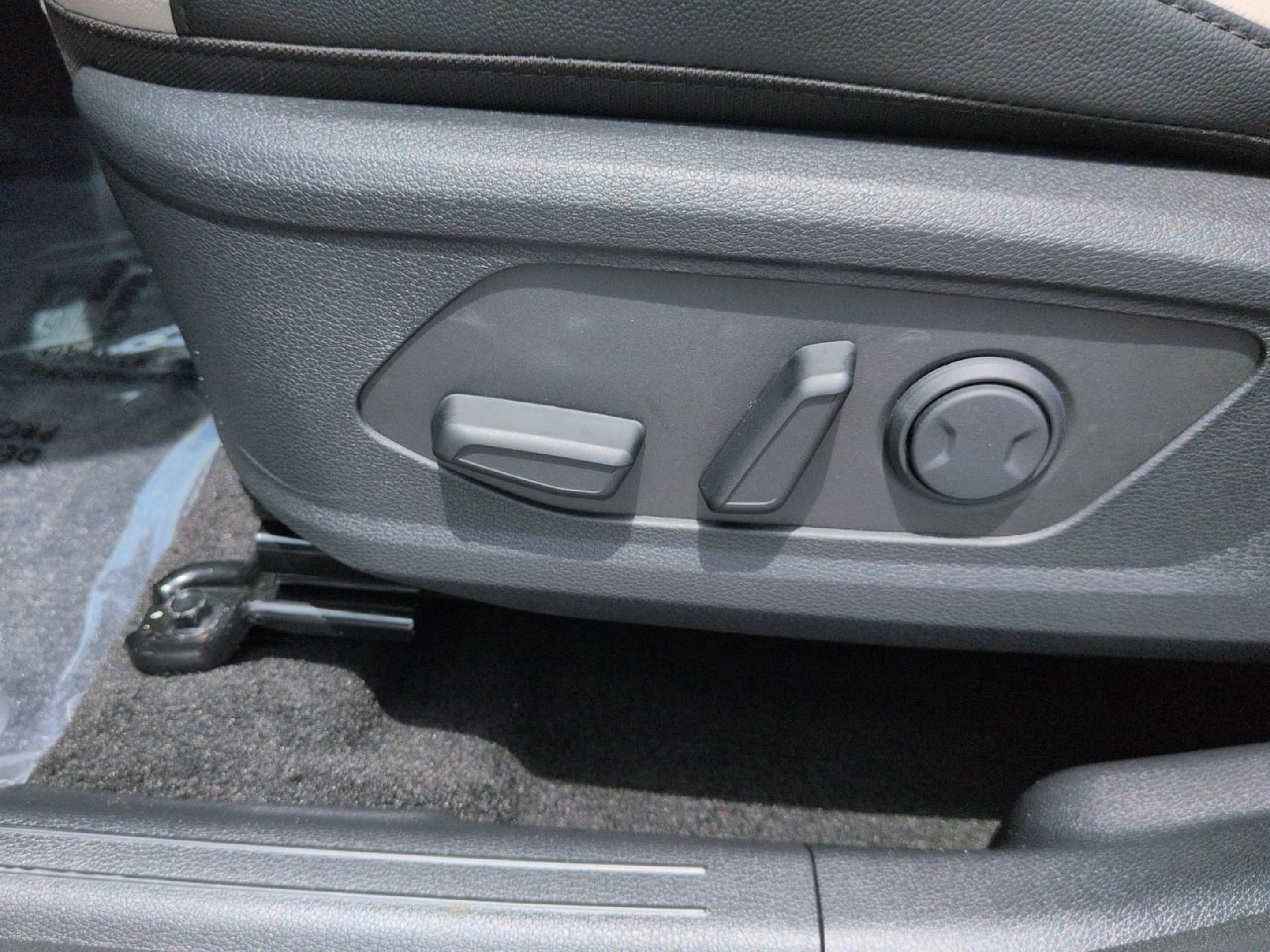 New 2026 Panthera Metal Gray Kia EX image 23