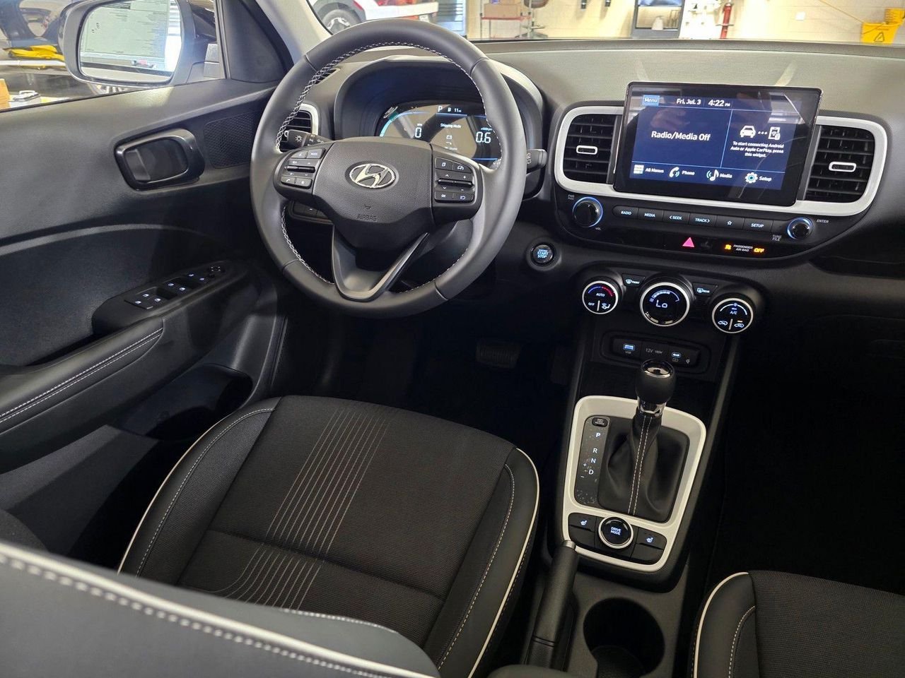 New 2026 Lunar White w/Black Roof Hyundai SEL w/Two-Tone Roof image 19