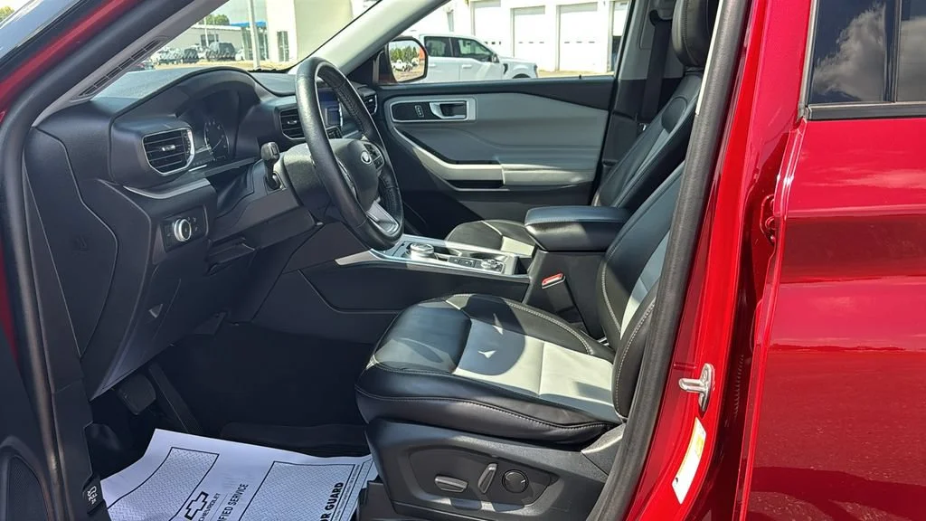 Used 2022 Red Ford XLT image 6