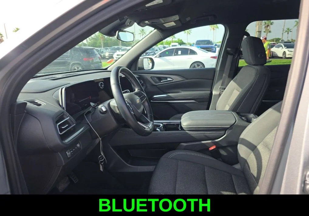 Used 2024 Gray Chevrolet LT image 4