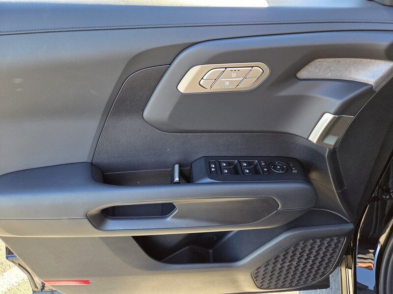 New 2027 Ebony Black Kia EX image 11