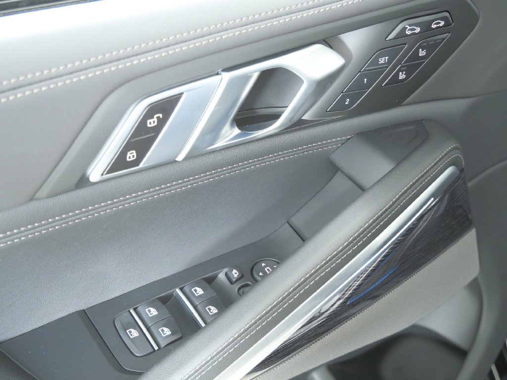 New 2027 Black Sapphire Metallic BMW xDrive40i image 36