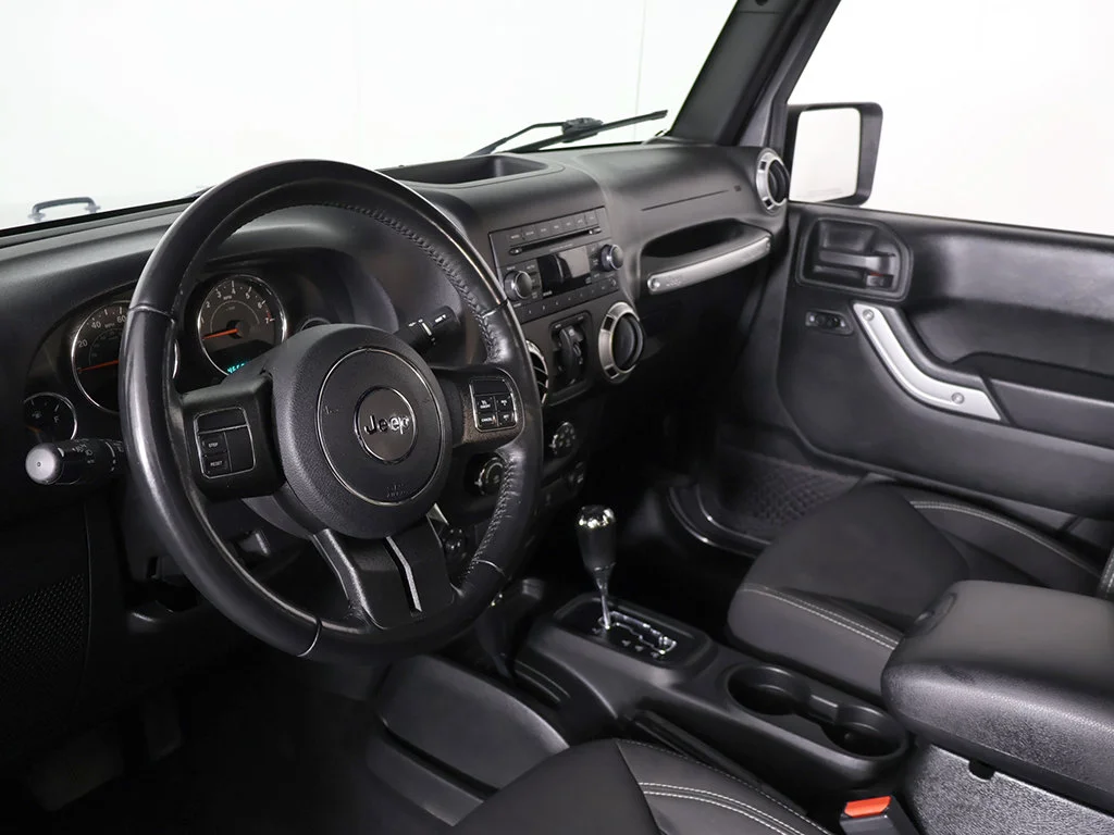 Used 2018 Crystal Metallic Jeep Unlimited Sahara image 21