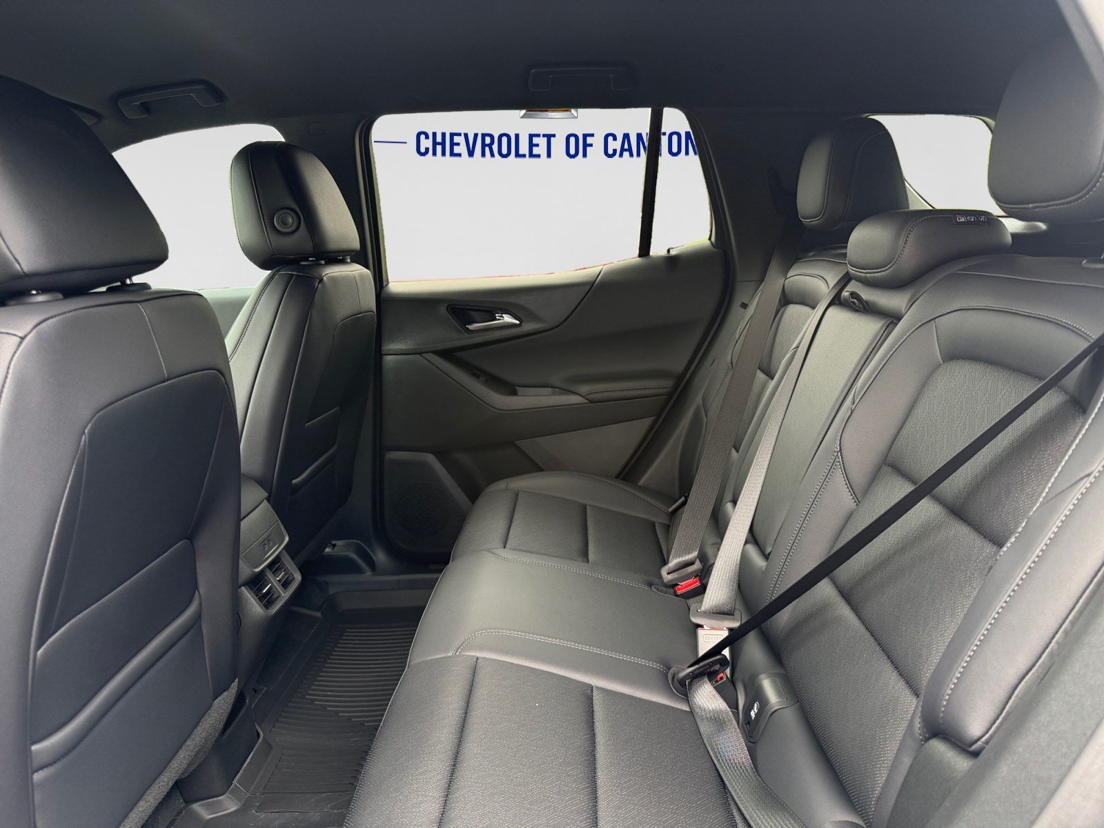 2027 Chevrolet Equinox LT - Photo 19