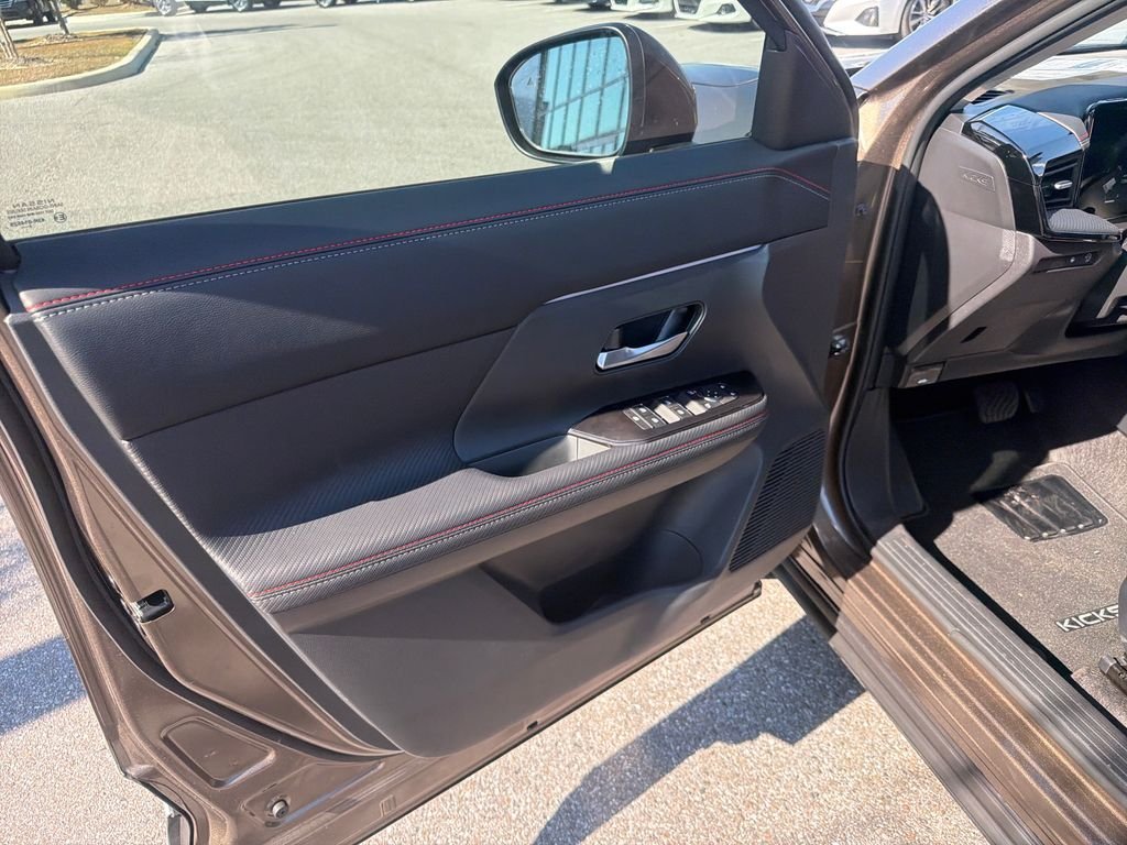 New 2026 Nissan Kicks SR 4D Sport Utility