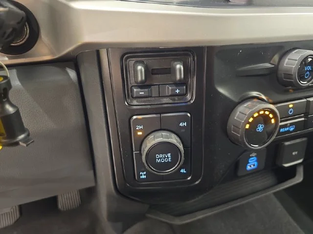 New 2026 Oxford White Ford F-250® XLT image 32