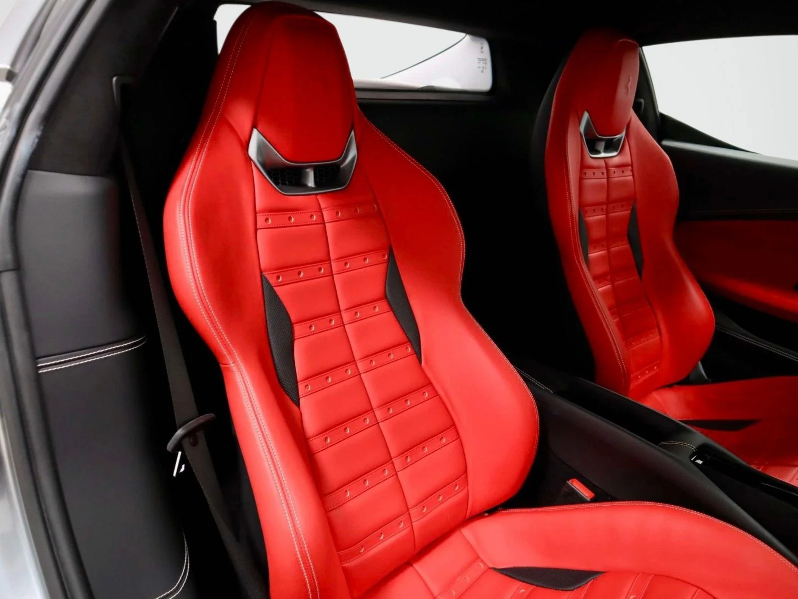 Certified Used 2024 Grigio Titanio Metall Ferrari  image 18
