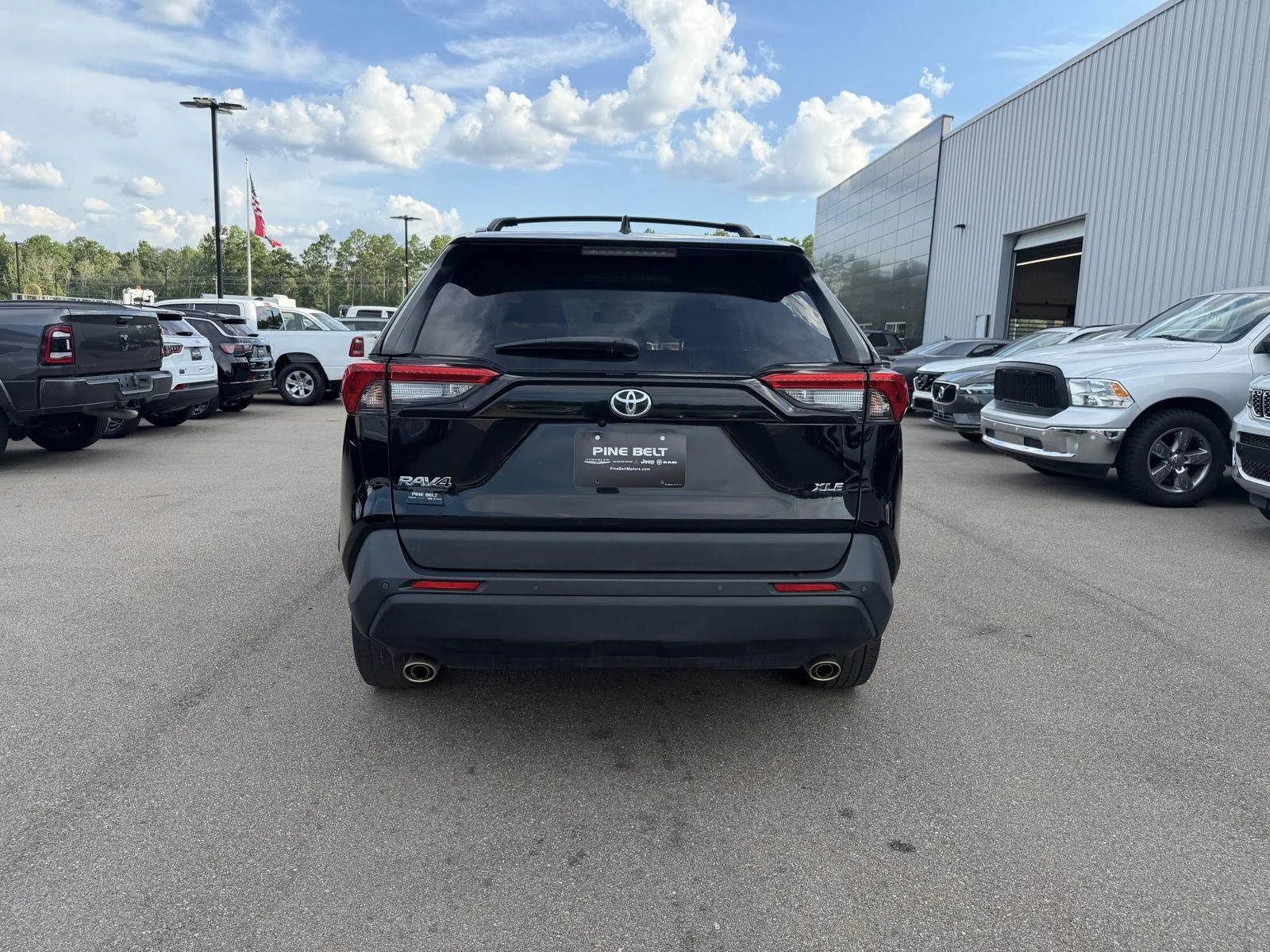 Used 2023 Midnight Black Metallic Toyota XLE Premium image 5