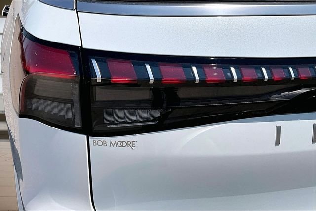 New 2027 RADIANT WHITE INFINITI LUXE image 29