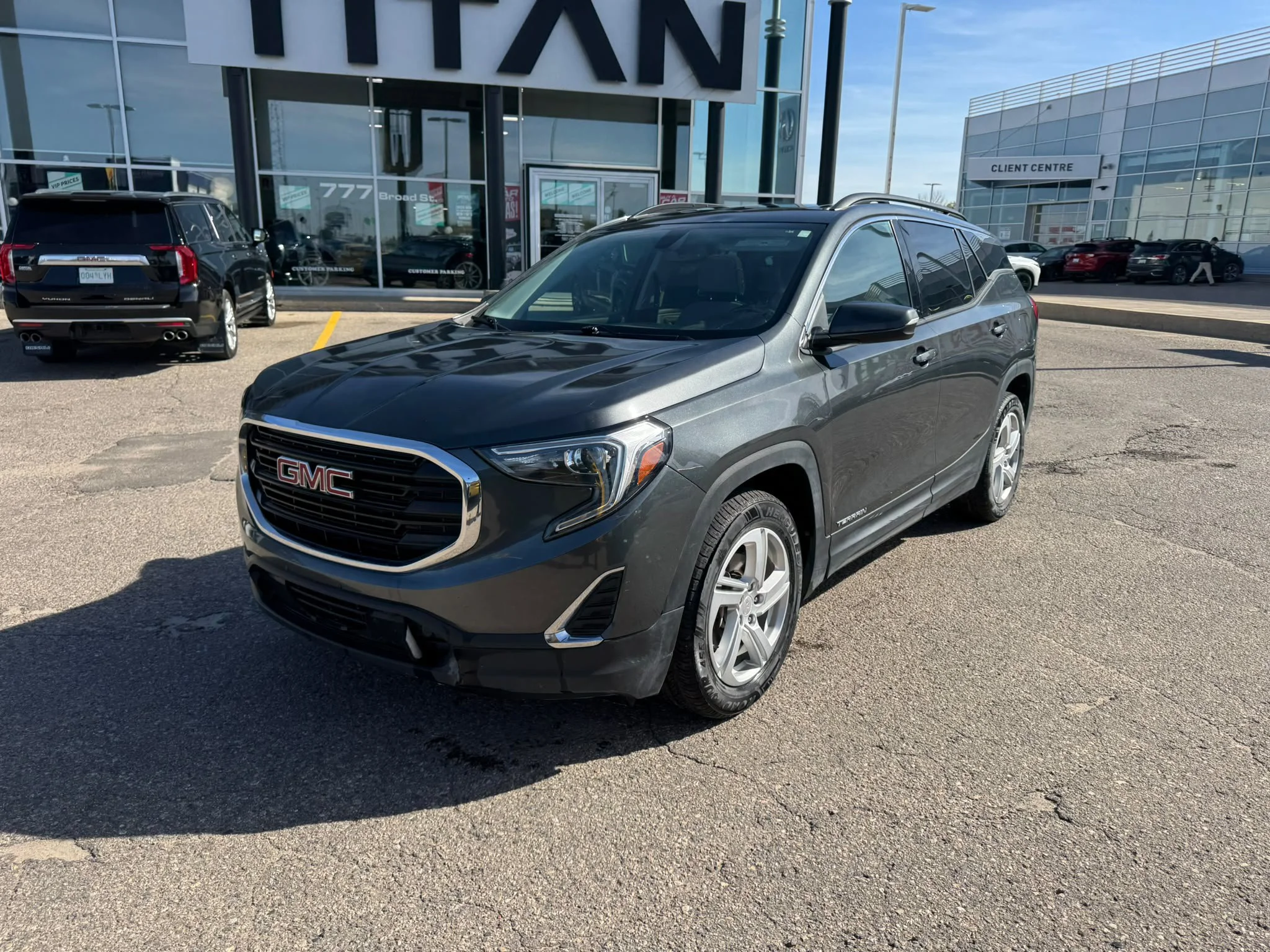 Used 2019 Gray GMC SLE image 3