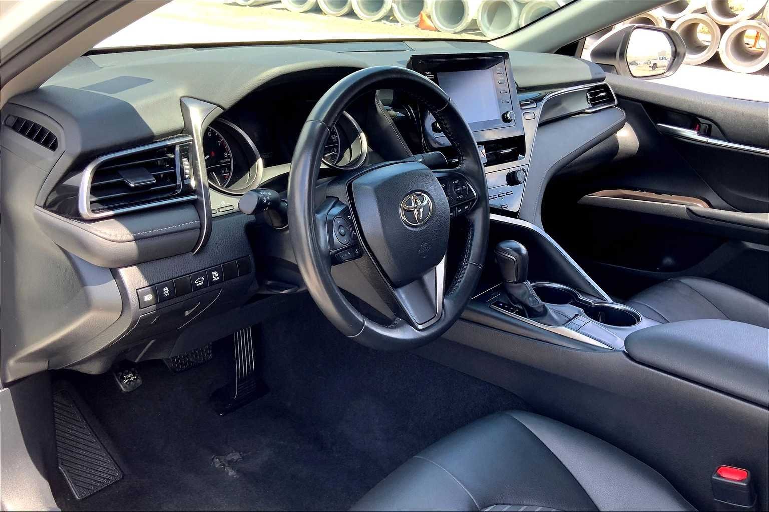 Used 2024 Ice Cap Toyota SE image 17