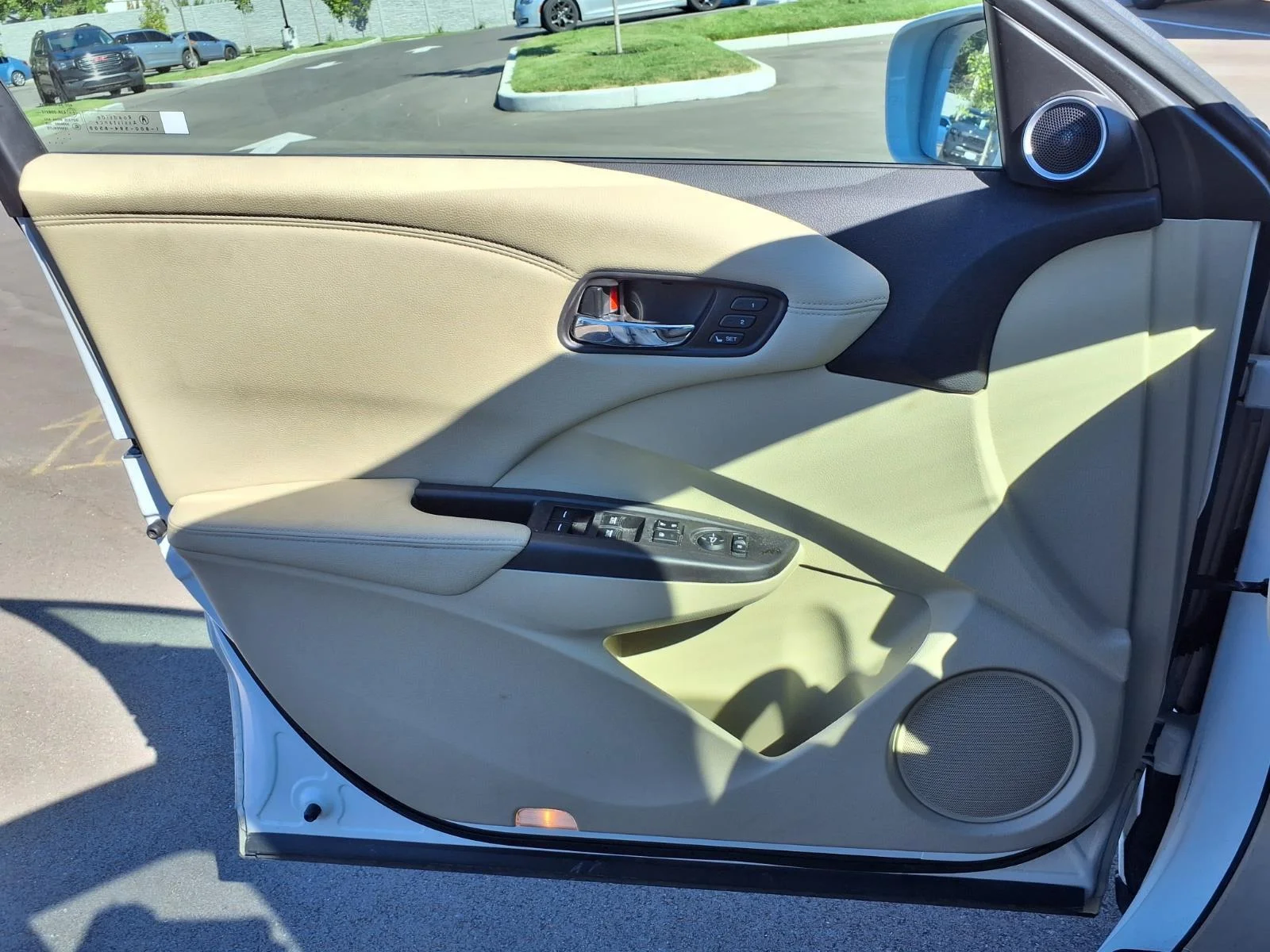Used 2016 White Diamond Pearl Acura  image 19