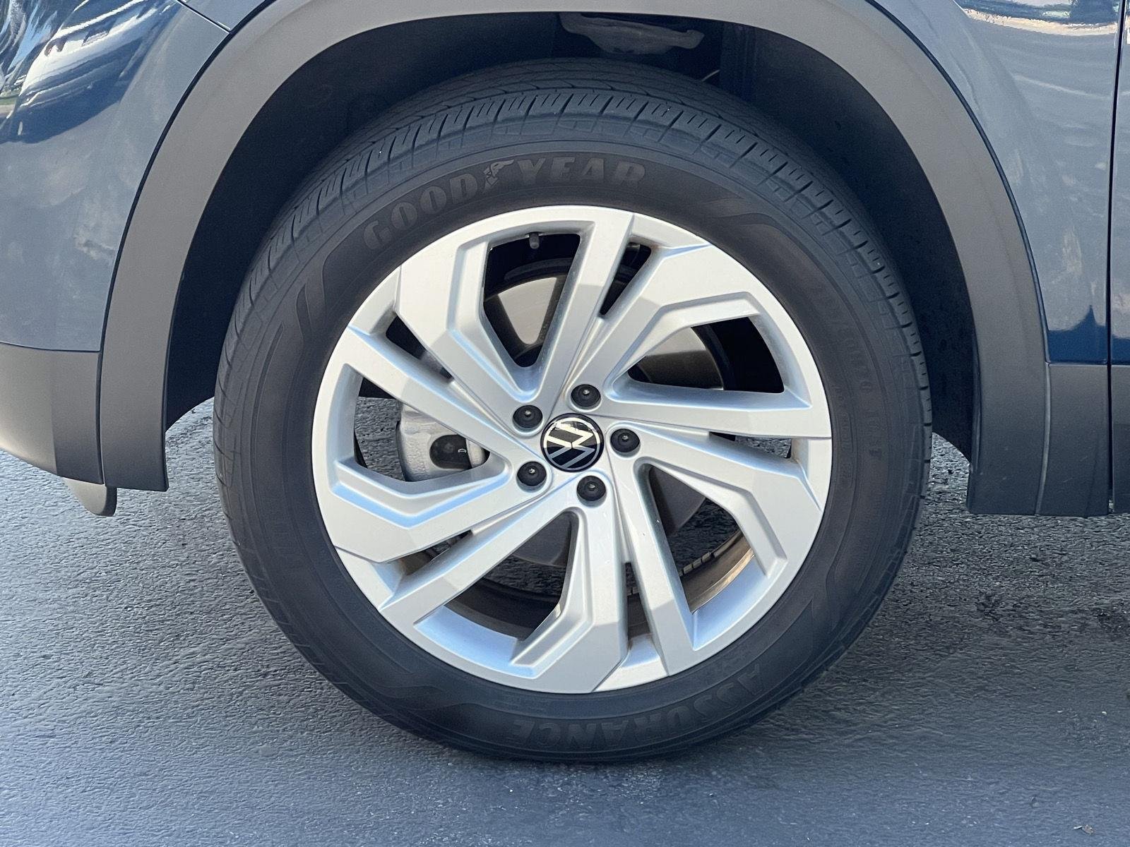 2023 Volkswagen Atlas SE w/Tech - Photo 21