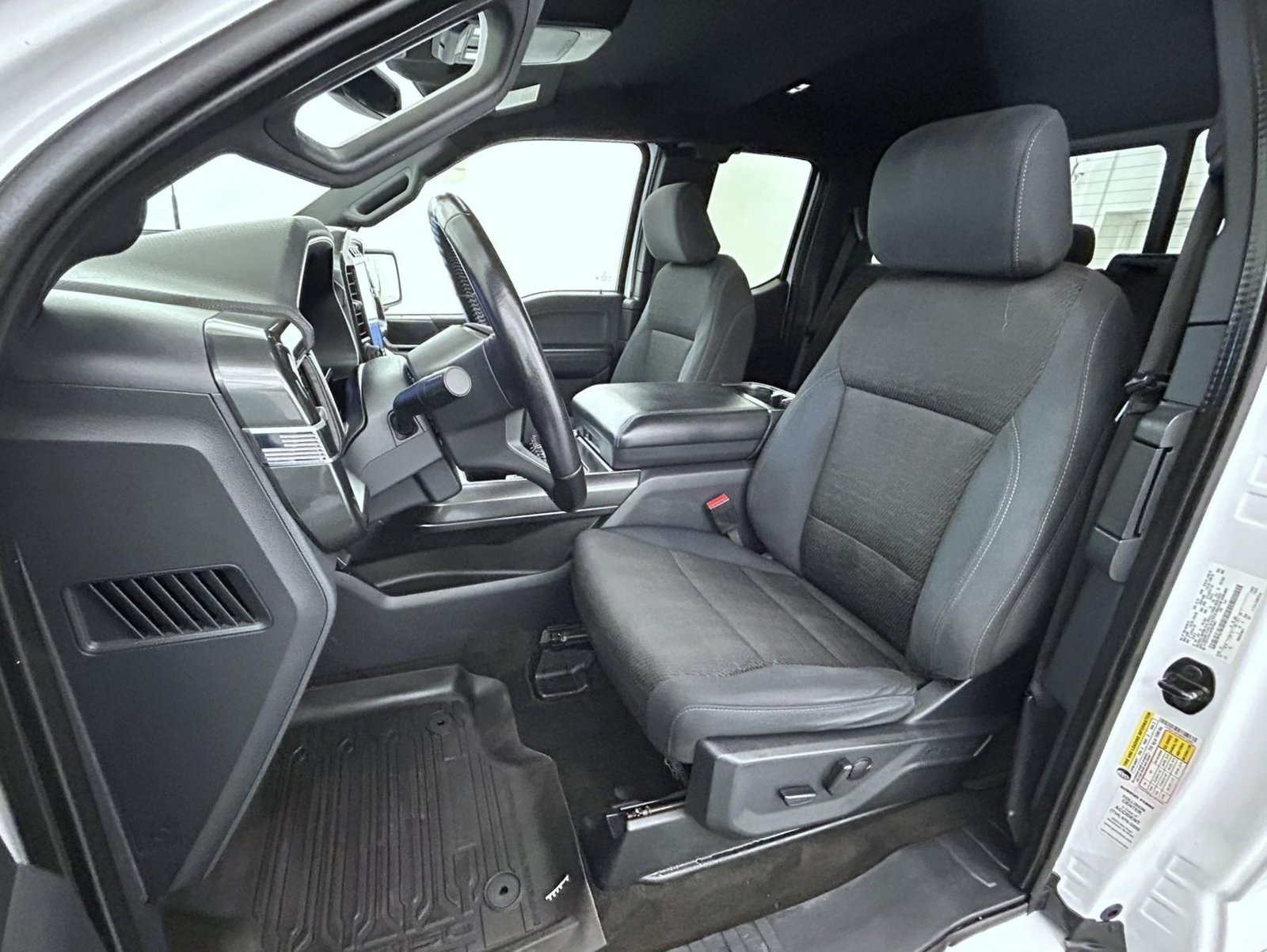 Used 2022 White Ford XLT image 10