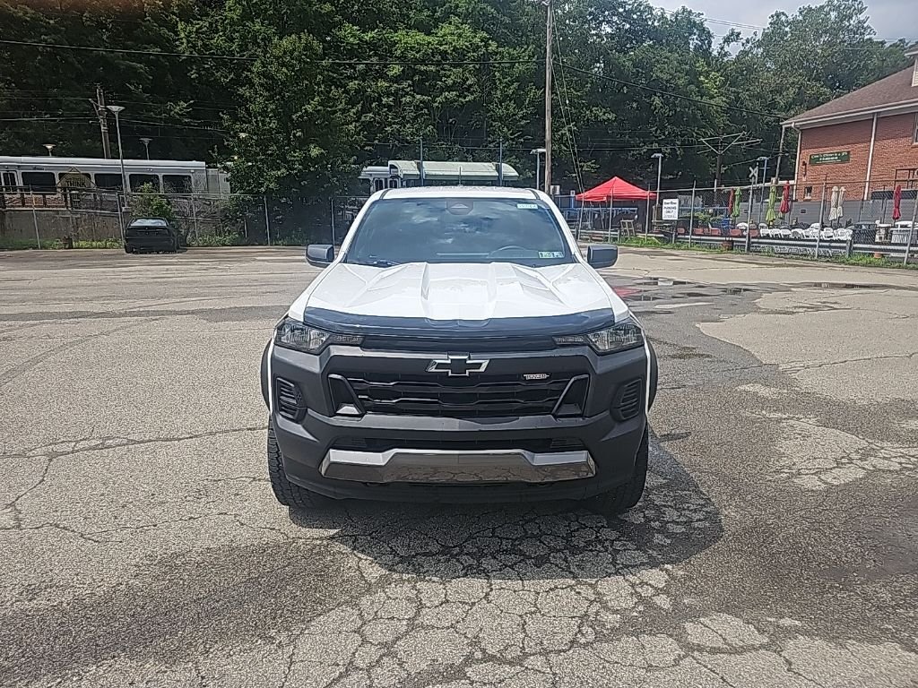 2024 Chevrolet Colorado Trail Boss photo 2