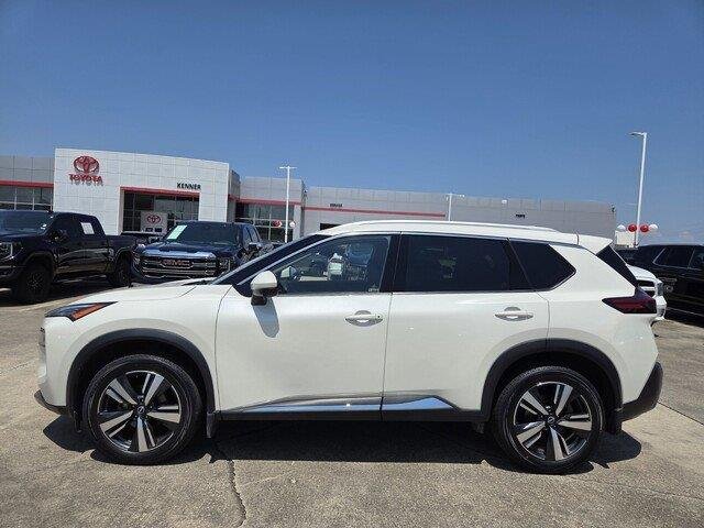 Used 2023 Pearl White Tricoat Nissan SL image 2