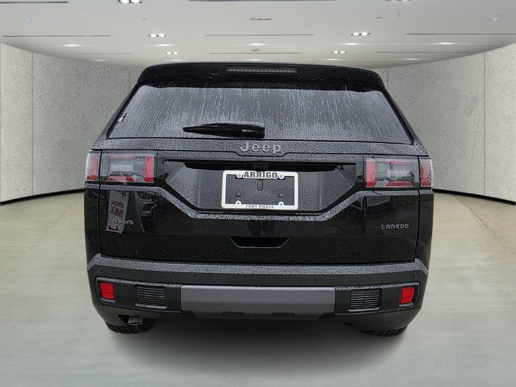 New 2026 Diamond Black Crystal Pearl-Coat Exterior Paint Jeep Laredo image 6