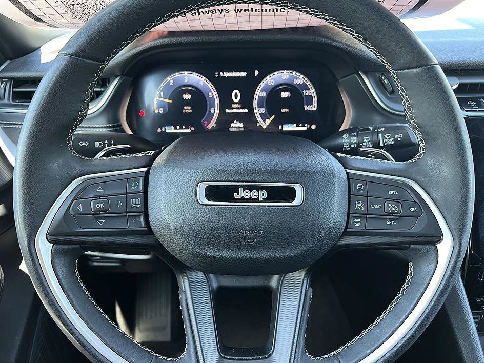 Used 2024 Silver Zynith Jeep Altitude image 23