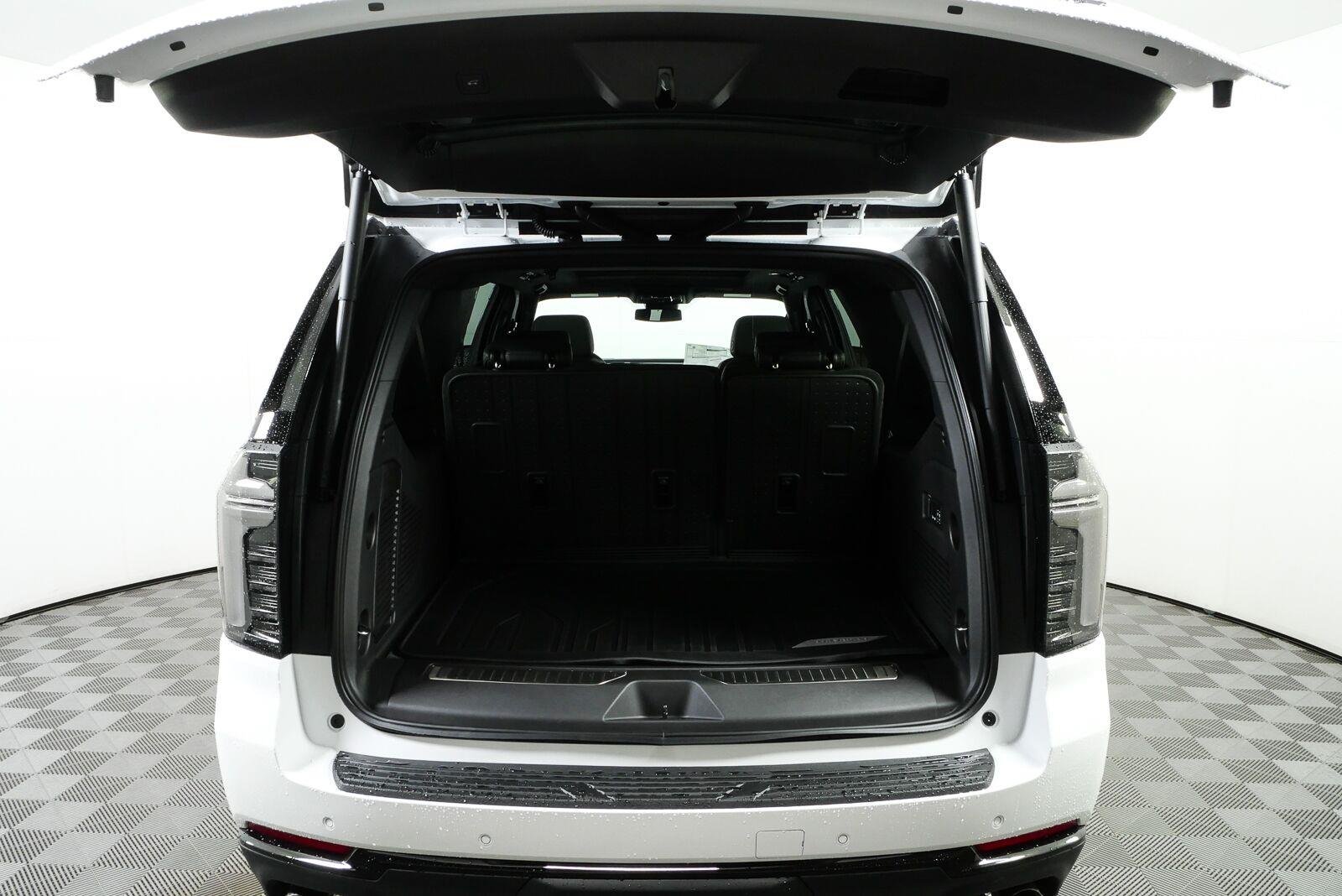 2026 Chevrolet Suburban RST - Photo 33