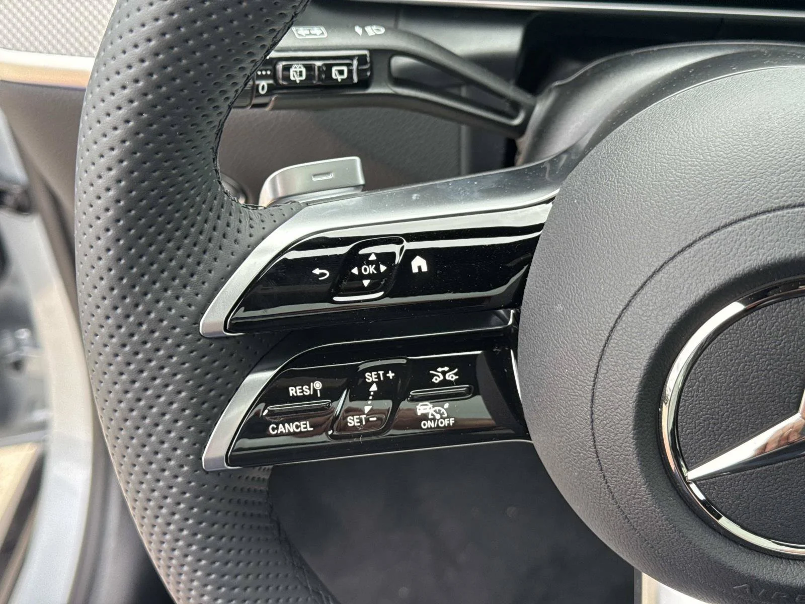 New 2026 Silver Mercedes-Benz GLC 300 image 15
