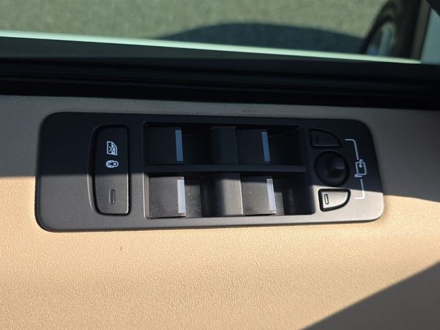 Used 2018 Fuji White Land Rover HSE image 20
