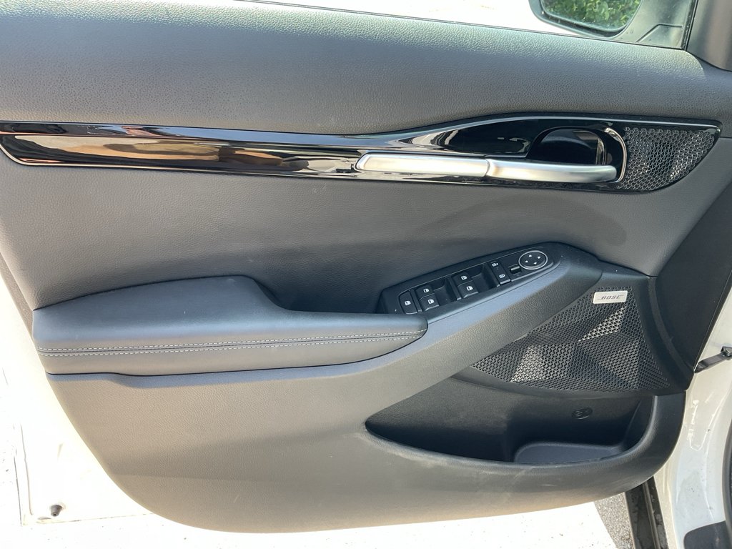 Certified Used 2025 Snow White Pearl Kia SX image 20