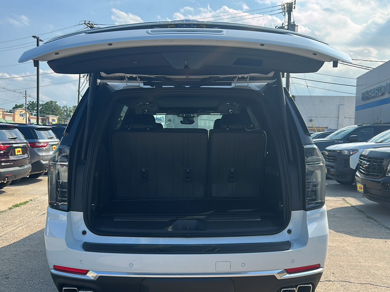 New 2026 Polar White Tricoat Chevrolet High Country image 11