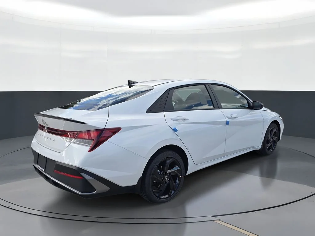 New 2026 White Hyundai SEL Sport image 3
